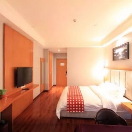 Ibis Chongqing Airport Hotel Exterior foto