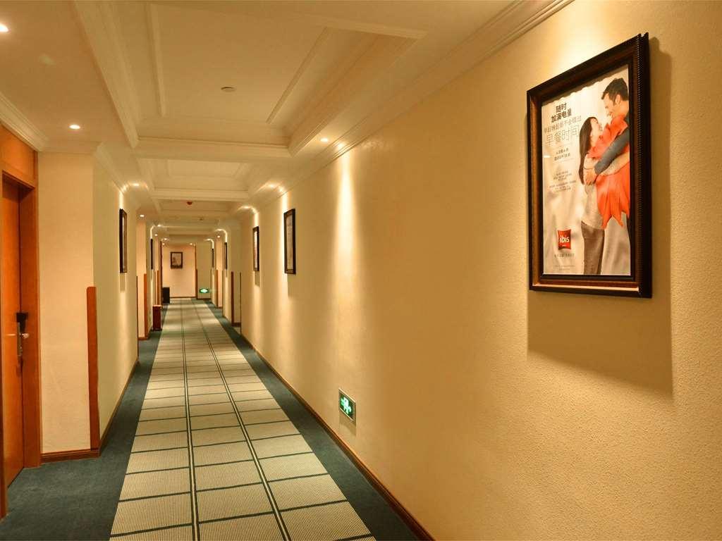 Ibis Chongqing Airport Hotel Exterior foto